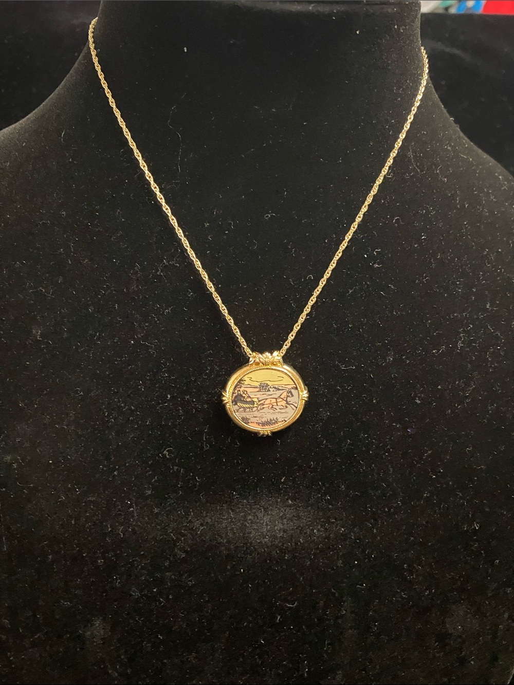 Vintage Avon Country Christmas Pendant Necklace